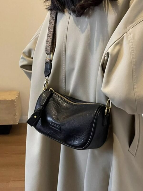 36a0aef9-a8e2-4aef-82a4-0f5786b6cfd9-Max-Origin.jpg Wide Strap Crossbody Bag