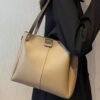 edb08b33-cf18-45fe-8a75-654d90b3d105-Max-Origin.jpg Wide Strap Shoulder Bag
