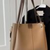 f38b1ee141bd4972b11a093e7f3640e3-Max-Origin.jpg Wide Strap Shoulder Bag